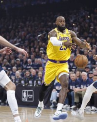 亚历山大22分里夫斯31分 雷霆大胜湖人总分2-0