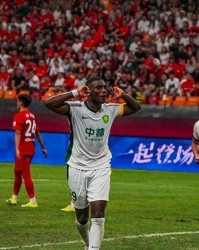 崩盘倒计时！国安夏窗这招真绝：宁用废柴外援硬扛也不给西甲级中卫注册